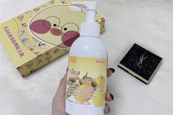 卸妝啫喱可以卸防曬霜嗎 卸妝啫喱能卸粉底液嗎 卸妝啫喱可以卸防曬霜嗎 卸妝啫喱能卸粉底液嗎