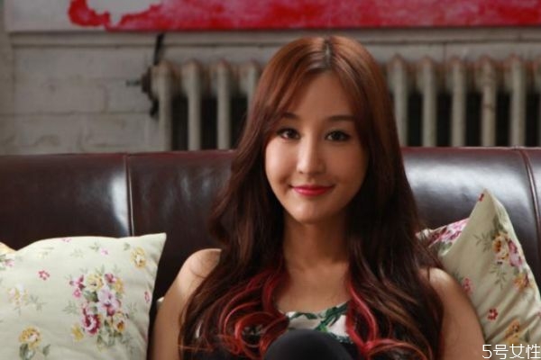 物質(zhì)女是拜金女嗎 物質(zhì)女和拜金女有區(qū)別嗎 物質(zhì)女是拜金女嗎 物質(zhì)女和拜金女有區(qū)別嗎