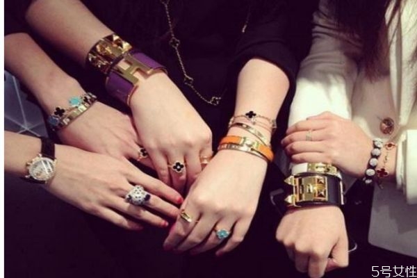 物質(zhì)女是拜金女嗎 物質(zhì)女和拜金女有區(qū)別嗎 物質(zhì)女是拜金女嗎 物質(zhì)女和拜金女有區(qū)別嗎