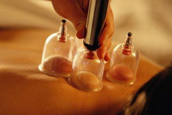 走罐和拔罐的區(qū)別 走罐減肥要注意什么 走罐和拔罐的區(qū)別 走罐減肥要注意什么