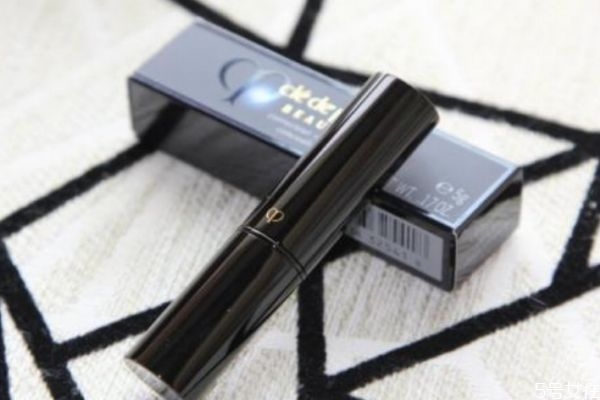 遮瑕膏怎么涂不卡粉 涂遮瑕膏不卡粉的方法 遮瑕膏怎么涂不卡粉 涂遮瑕膏不卡粉的方法