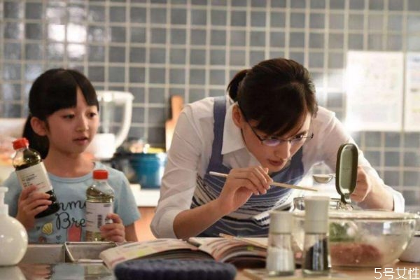 后媽好當嗎 當后媽容易嗎 后媽好當嗎 當后媽容易嗎