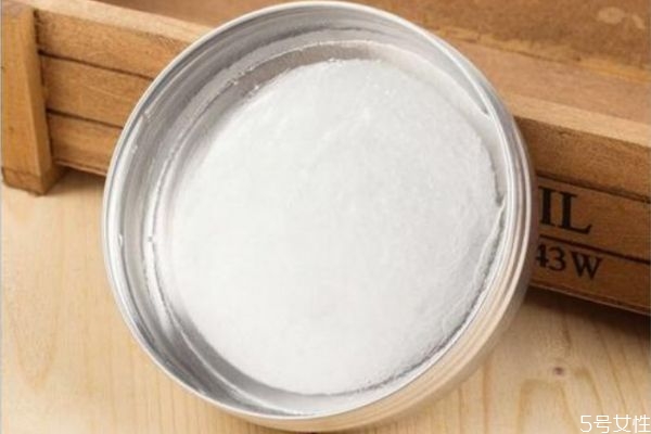 發(fā)泥怎么用 發(fā)泥抓頭發(fā)步驟 發(fā)泥怎么用 發(fā)泥抓頭發(fā)步驟