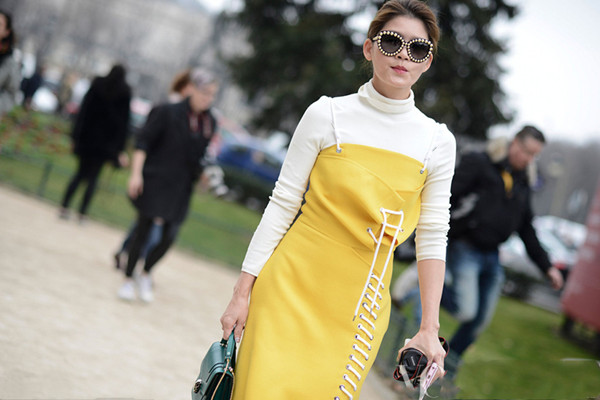 吊帶裙怎么疊穿 吊帶裙疊穿的方法 吊帶裙怎么疊穿 吊帶裙疊穿的方法