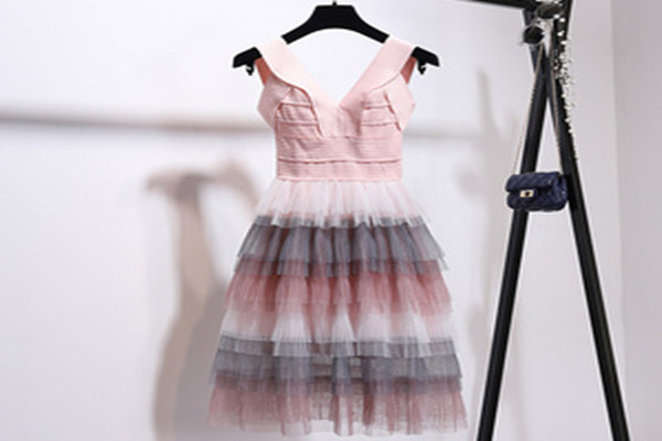 蛋糕裙適合胖人穿嗎 蛋糕裙怎么穿顯瘦 蛋糕裙適合胖人穿嗎 蛋糕裙怎么穿顯瘦