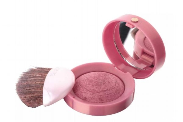 腮紅打多了如何補救 腮紅打多了該怎么處理 腮紅打多了如何補救 腮紅打多了該怎么處理