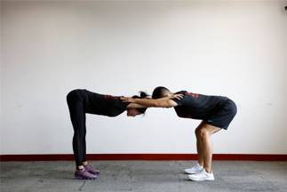 下背痛拉伸有用嗎 拉伸對(duì)下背痛有用嗎 下背痛拉伸有用嗎 拉伸對(duì)下背痛有用嗎