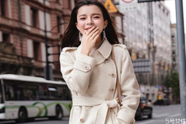 羊毛和綿羊毛的大衣哪個好 綿羊毛和羊毛大衣的區(qū)別 羊毛和綿羊毛的大衣哪個好 綿羊毛和羊毛大衣的區(qū)別