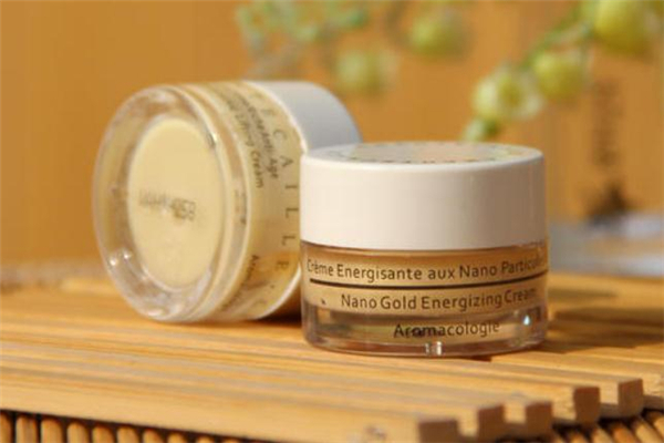 香緹卡黃金面霜成分 香緹卡黃金面霜適合什么膚質(zhì) 香緹卡黃金面霜成分 香緹卡黃金面霜適合什么膚質(zhì)