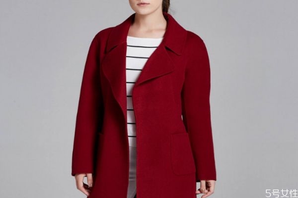 澳毛和羊毛哪個容易起球 澳毛大衣的價格 澳毛和羊毛哪個容易起球 澳毛大衣的價格