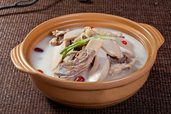 燉骨頭湯越久越好嗎 燉骨頭湯燉多久好 燉骨頭湯越久越好嗎 燉骨頭湯燉多久好