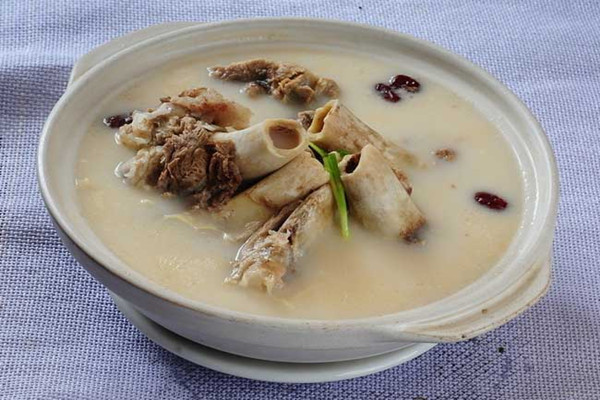 燉骨頭湯越久越好嗎 燉骨頭湯燉多久好 燉骨頭湯越久越好嗎 燉骨頭湯燉多久好