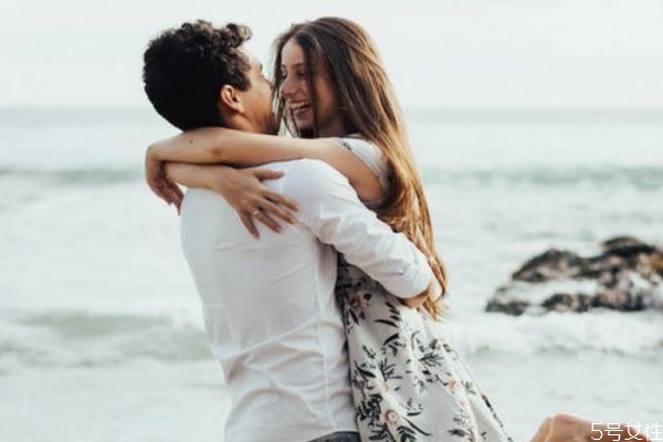 分居兩地的婚姻怎樣維持 異地婚姻如何培養(yǎng)感情 分居兩地的婚姻怎樣維持 異地婚姻如何培養(yǎng)感情