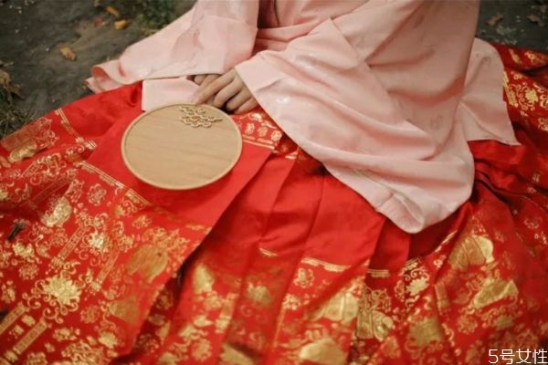 馬面裙怎么搭配好看 馬面裙的搭配方法 馬面裙怎么搭配好看 馬面裙的搭配方法