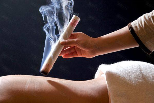 如何艾灸治療月經(jīng) 艾灸治療月經(jīng)的方法 如何艾灸治療月經(jīng) 艾灸治療月經(jīng)的方法