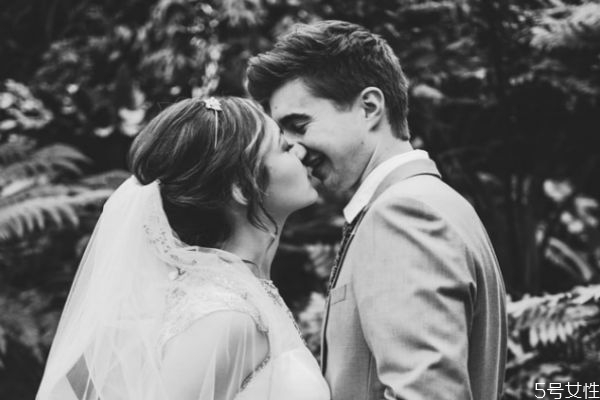 女人懷孕時老公出軌怎么辦 懷孕期間發(fā)現(xiàn)丈夫出軌 女人懷孕時老公出軌怎么辦 懷孕期間發(fā)現(xiàn)丈夫出軌