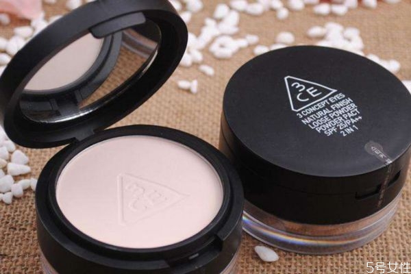 散粉可以直接用么 如何延長(zhǎng)暈妝時(shí)間 散粉可以直接用么 如何延長(zhǎng)暈妝時(shí)間