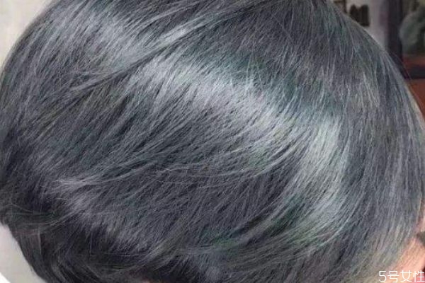 泡泡染發(fā)劑要在頭發(fā)上停留多久 染發(fā)劑停留最佳時間 泡泡染發(fā)劑要在頭發(fā)上停留多久 染發(fā)劑停留最佳時間