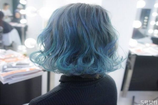 怎么染發(fā)才不會爆頂 染發(fā)爆頂后最好的補(bǔ)救