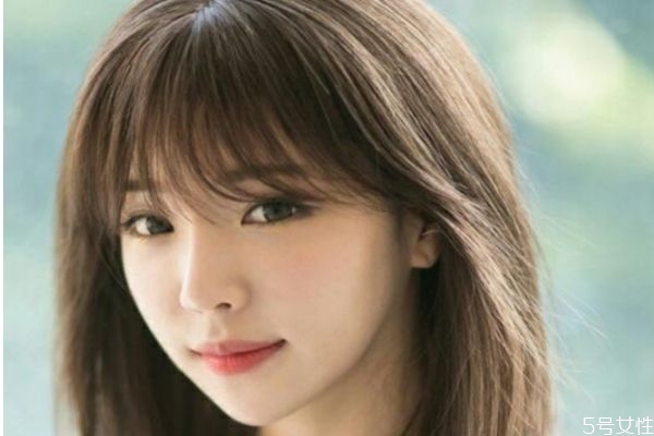 空氣劉海應(yīng)該怎么打理 空氣劉海應(yīng)該怎么打理