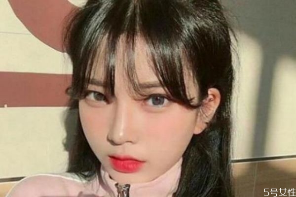 空氣劉海應(yīng)該怎么打理 空氣劉海應(yīng)該怎么打理