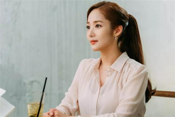 上班族女生適合什么發(fā)型 上班族女生適合什么發(fā)型