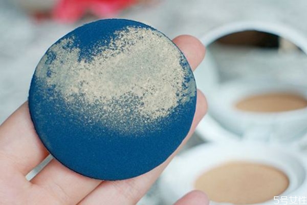 上粉底液有哪些工具 沒有工具怎么上粉底液 上粉底液有哪些工具 沒有工具怎么上粉底液