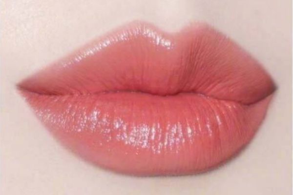 如何畫出嘟嘟唇 怎么畫出漂亮的嘴唇