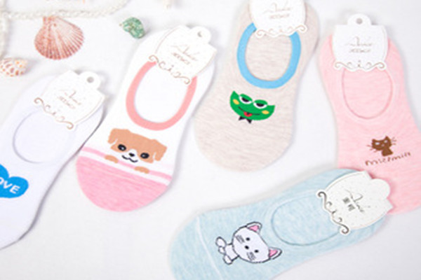 隱形襪和船襪的區(qū)別 隱形襪和船襪有什么不一樣 隱形襪和船襪的區(qū)別 隱形襪和船襪有什么不一樣