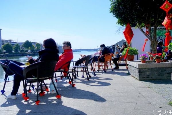 曬太陽的好處有什么 為什么要經常曬太陽 曬太陽的好處有什么 為什么要經常曬太陽