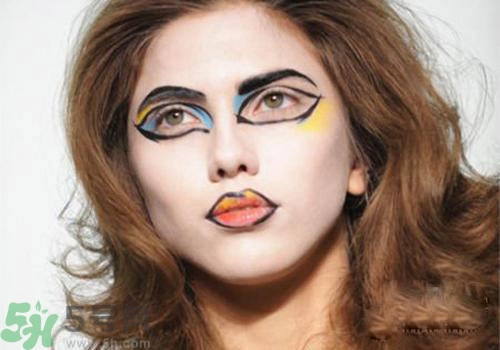 眼妝暈妝怎么辦？解救眼妝暈妝的方法