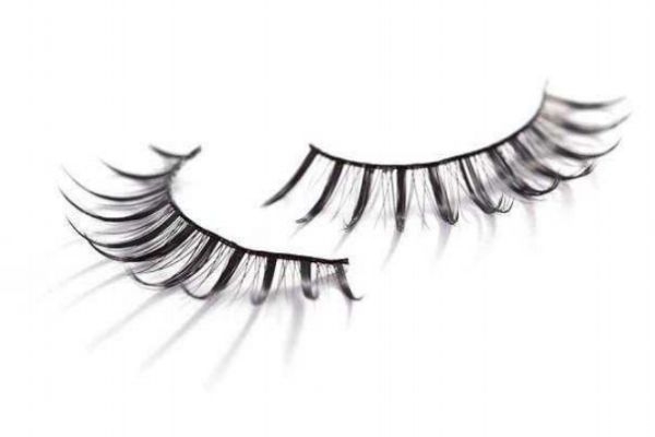 假睫毛能重復(fù)使用嗎 一對(duì)假睫毛可以用幾次 假睫毛能重復(fù)使用嗎 一對(duì)假睫毛可以用幾次