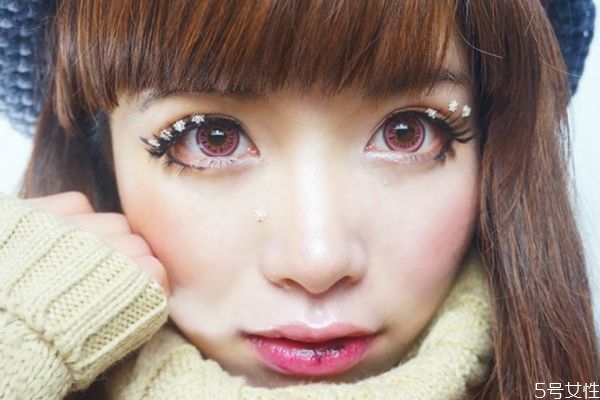 娃娃妝怎么畫(huà)好看 娃娃妝的減肥畫(huà)法 娃娃妝怎么畫(huà)好看 娃娃妝的減肥畫(huà)法