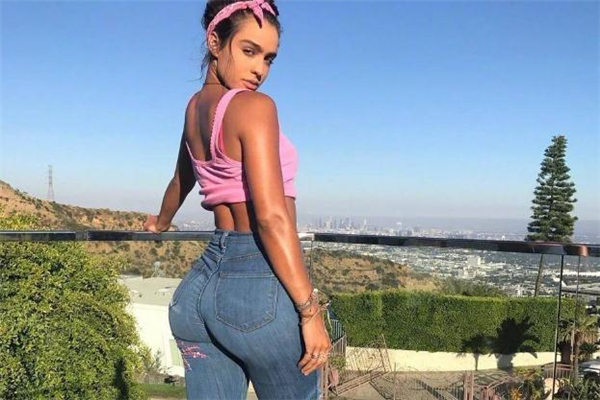 假體豐臀術(shù)后多久可以坐下 假體豐臀恢復(fù)期多久 假體豐臀術(shù)后多久可以坐下 假體豐臀恢復(fù)期多久