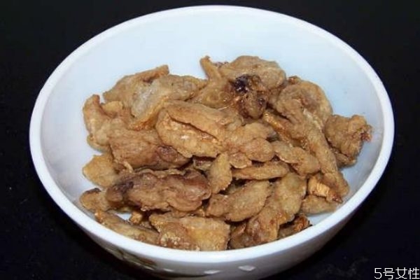 豬油渣可以吃嗎 吃豬油渣會致癌嗎 豬油渣可以吃嗎 吃豬油渣會致癌嗎