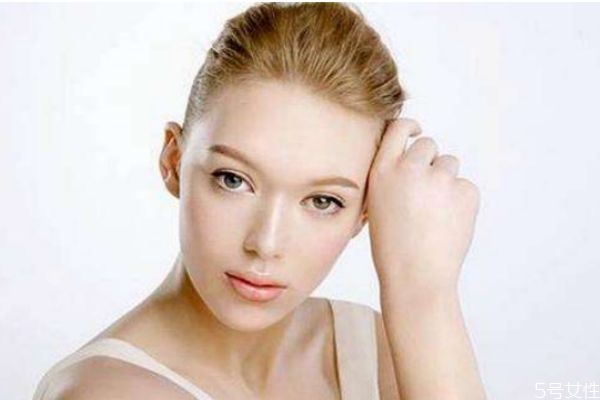 眼部皺紋應(yīng)該怎么辦 消除眼部皺紋的竅門 眼部皺紋應(yīng)該怎么辦 消除眼部皺紋的竅門