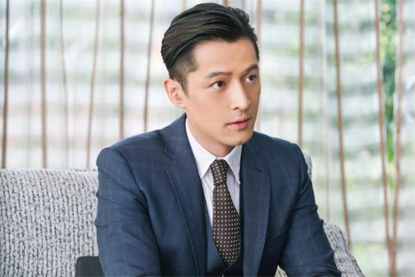 上班族男生適合什么發(fā)型 上班族男生留什么發(fā)型好看 上班族男生適合什么發(fā)型 上班族男生留什么發(fā)型好看