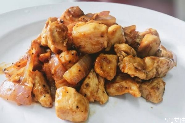 雞胸肉怎么做好吃 雞胸肉的簡(jiǎn)單做法 雞胸肉怎么做好吃 雞胸肉的簡(jiǎn)單做法