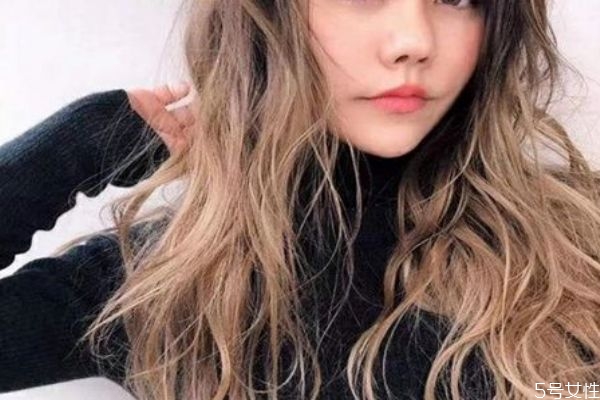 頭發(fā)打結怎么回事 怎么讓頭發(fā)柔順