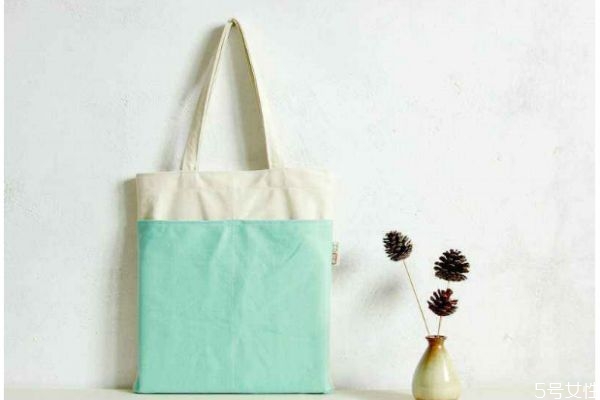 帆布包發(fā)黃怎么辦 帆布包發(fā)黃應該怎么洗 帆布包發(fā)黃怎么辦 帆布包發(fā)黃應該怎么洗