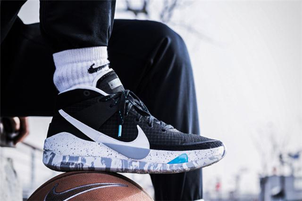 耐克kd13實戰(zhàn)測評 kd13腳感怎么樣 耐克kd13實戰(zhàn)測評 kd13腳感怎么樣