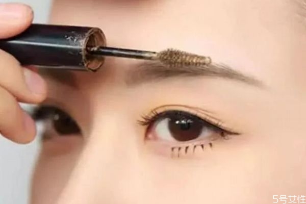 眉毛怎么定妝才會不脫妝 眉毛脫妝怎么處理 眉毛怎么定妝才會不脫妝 眉毛脫妝怎么處理
