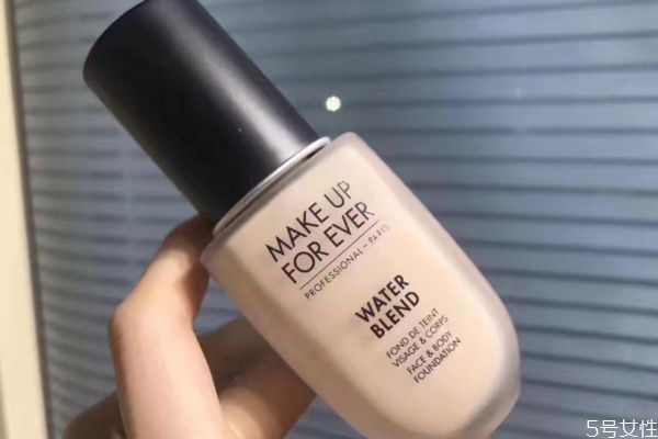 怎么挑合適的粉底液 教你化裸妝步驟 怎么挑合適的粉底液 教你化裸妝步驟