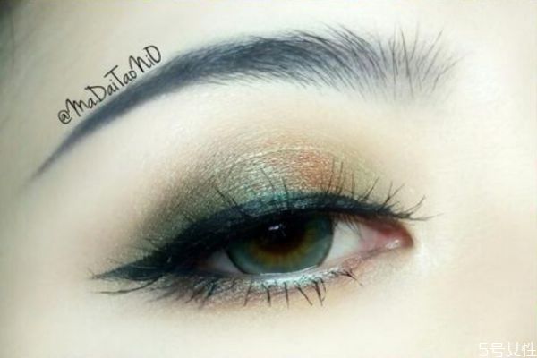 灰綠色系眼妝怎么畫(huà) 清淡版灰綠色系眼妝 灰綠色系眼妝怎么畫(huà) 清淡版灰綠色系眼妝