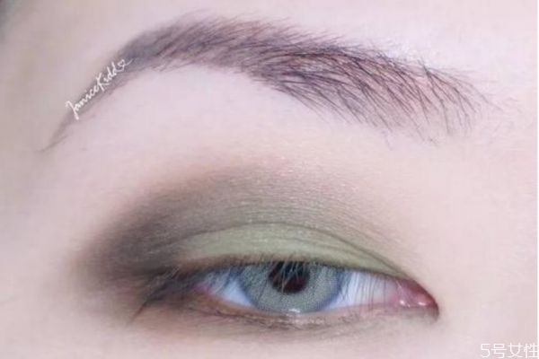 灰綠色系眼妝怎么畫(huà) 清淡版灰綠色系眼妝 灰綠色系眼妝怎么畫(huà) 清淡版灰綠色系眼妝