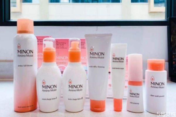 哺乳期能用護(hù)膚品嗎 護(hù)膚品哺乳期可以使用嗎 哺乳期能用護(hù)膚品嗎 護(hù)膚品哺乳期可以使用嗎