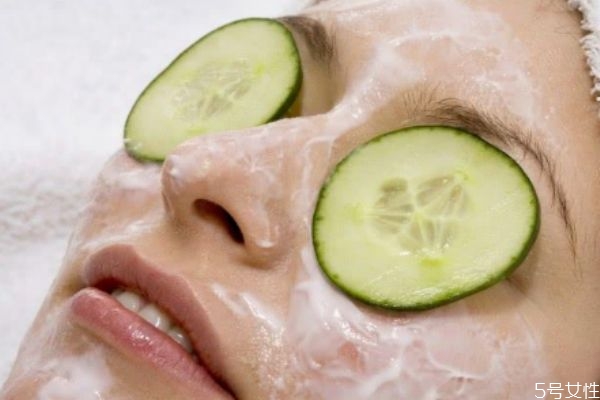 哺乳期能用護(hù)膚品嗎 護(hù)膚品哺乳期可以使用嗎 哺乳期能用護(hù)膚品嗎 護(hù)膚品哺乳期可以使用嗎