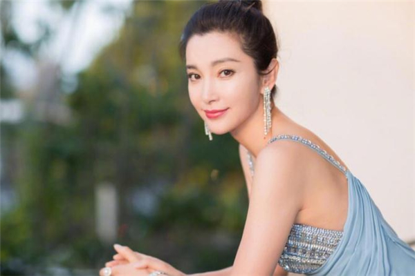 種植美人尖需要多少單位毛囊 種植美人尖取哪里的毛囊 種植美人尖需要多少單位毛囊 種植美人尖取哪里的毛囊