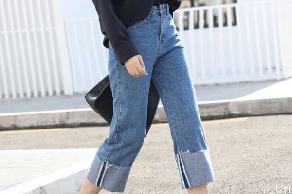 直筒褲和闊腿褲的區(qū)別 直筒褲和闊腿褲的不同 直筒褲和闊腿褲的區(qū)別 直筒褲和闊腿褲的不同