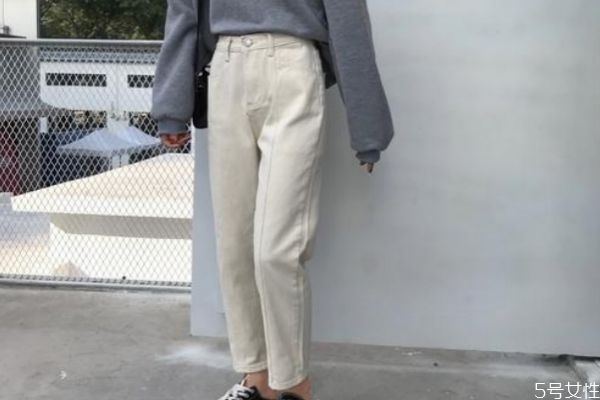 直筒褲怎么搭配好看 直筒褲的搭配方法 直筒褲怎么搭配好看 直筒褲的搭配方法
